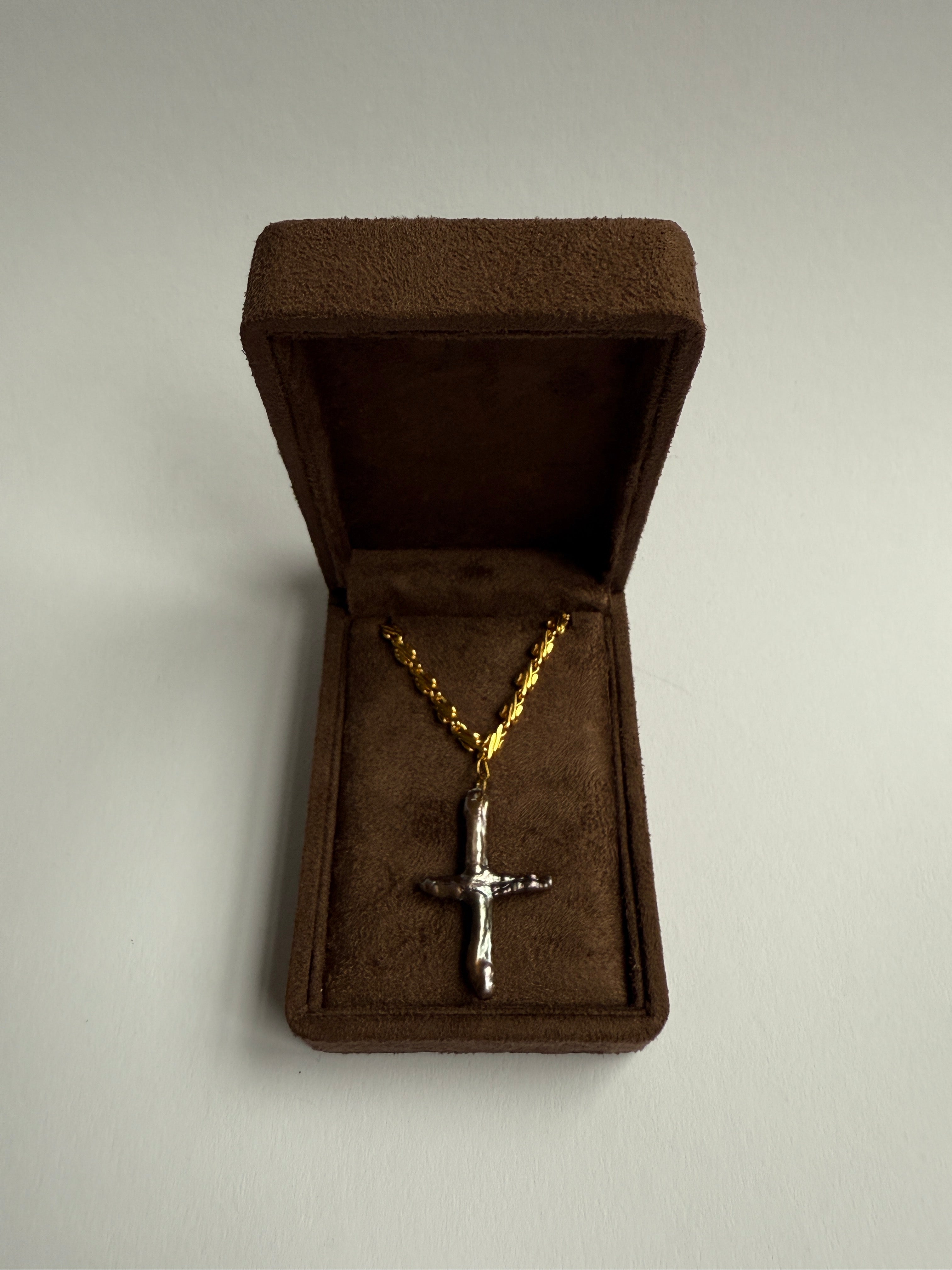 CROSS SHAPE PEARL PENDANT NECKLACE